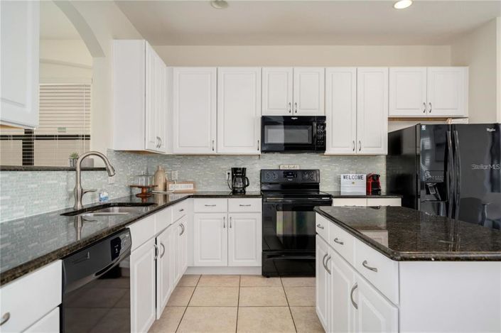 Image No.3-6 Bed House for sale