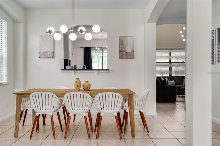 Image No.5-6 Bed House for sale