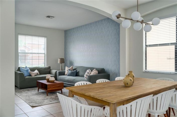 Image No.7-6 Bed House for sale