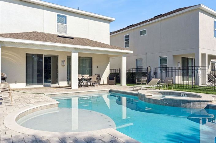 Image No.34-6 Bed House for sale