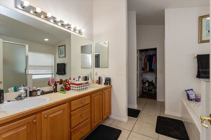 Image No.5-5 Bed House for sale