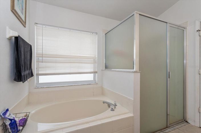 Image No.6-5 Bed House for sale