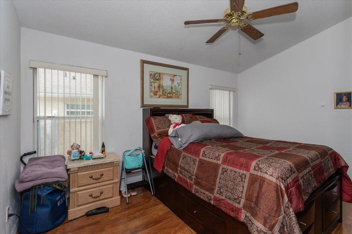 Image No.8-5 Bed House for sale