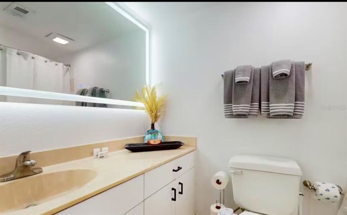 Image No.17-2 Bed Townhouse for sale