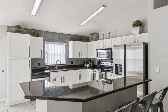 Image No.10-5 Bed House for sale