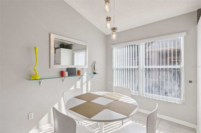 Image No.12-5 Bed House for sale