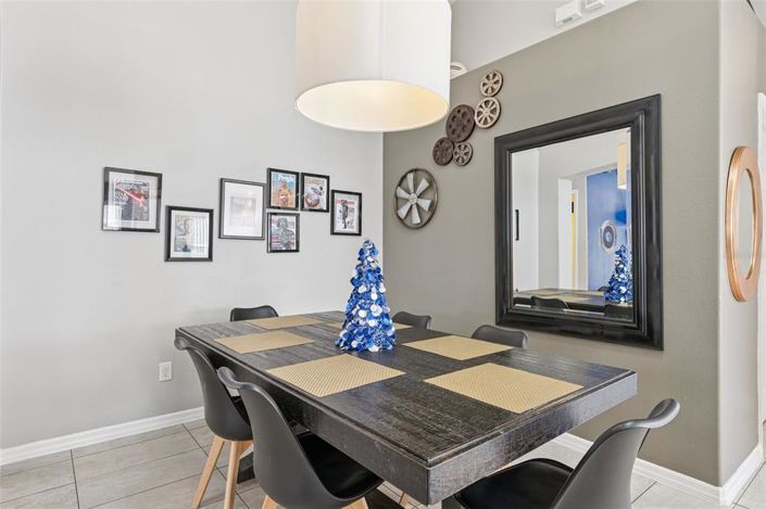 Image No.13-5 Bed House for sale