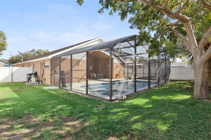 Image No.19-5 Bed House for sale