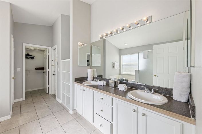 Image No.27-5 Bed House for sale