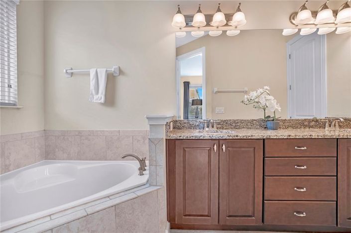 Image No.16-11 Bed House for sale