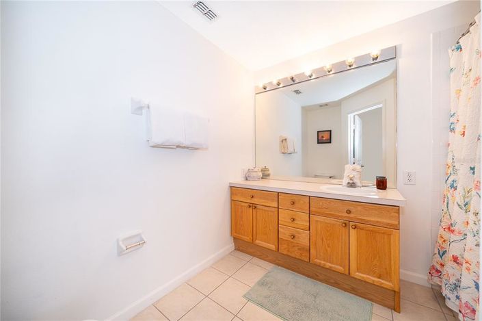 Image No.26-3 Bed Townhouse for sale