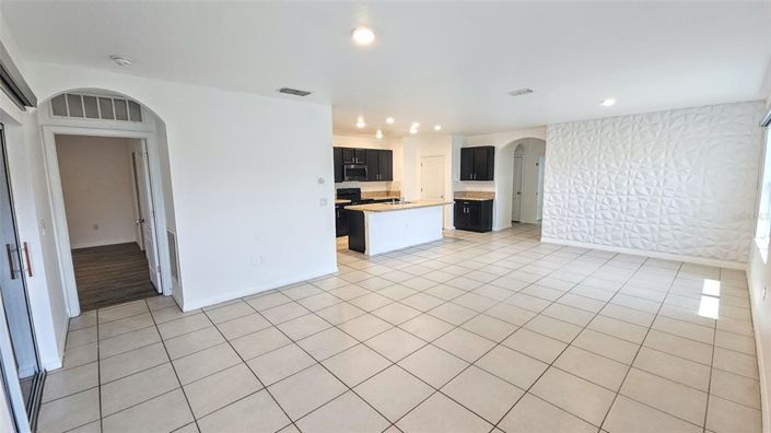 Image No.15-4 Bed House for sale