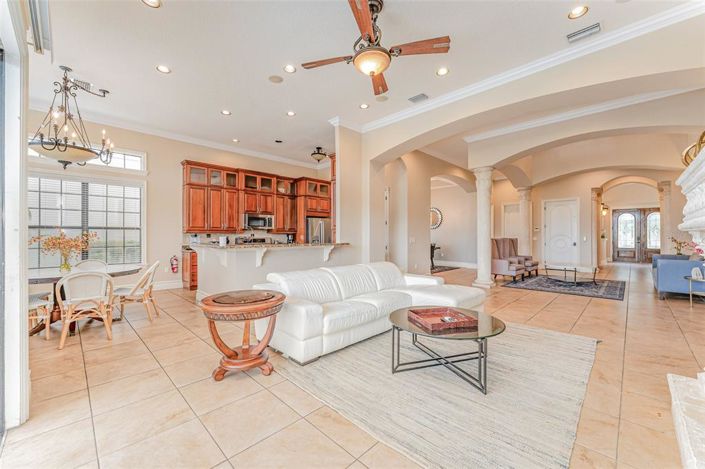 Image No.16-5 Bed House for sale