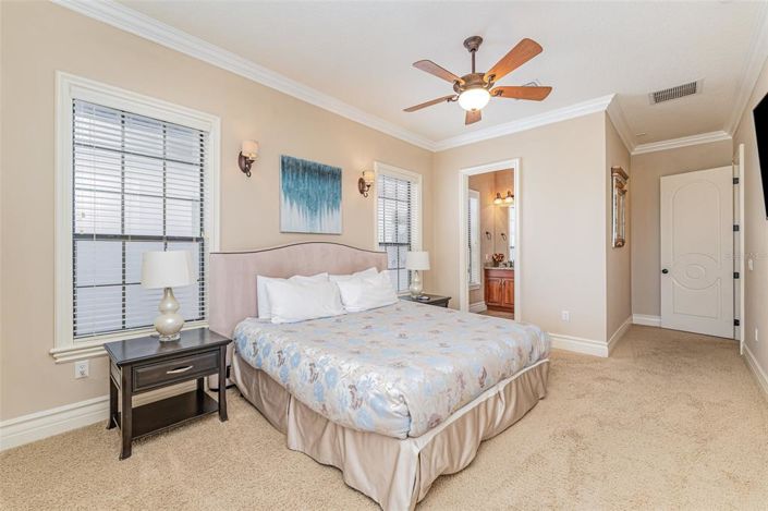 Image No.38-5 Bed House for sale