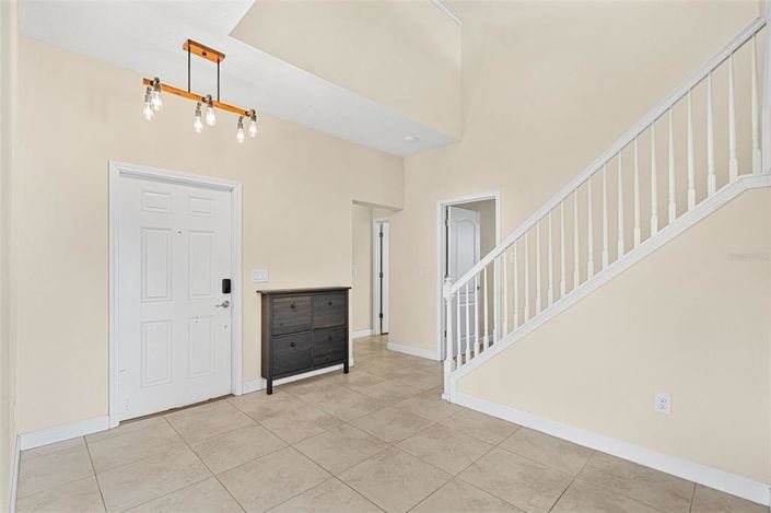 Image No.10-5 Bed House for sale