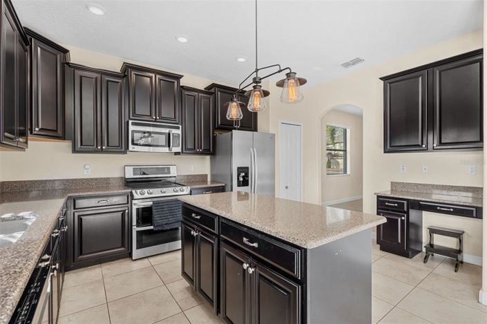 Image No.13-5 Bed House for sale