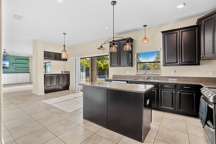 Image No.14-5 Bed House for sale