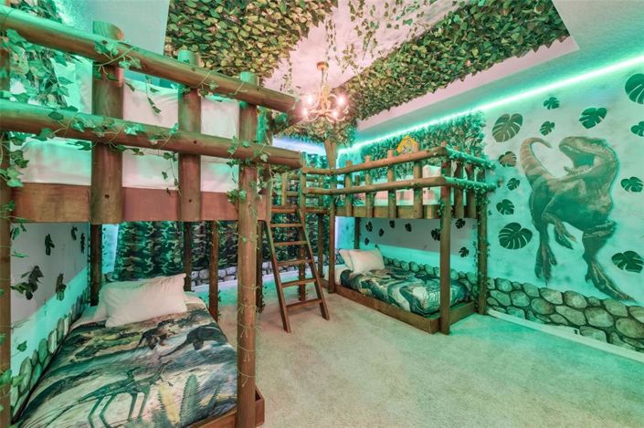 Image No.11-6 Bed House for sale