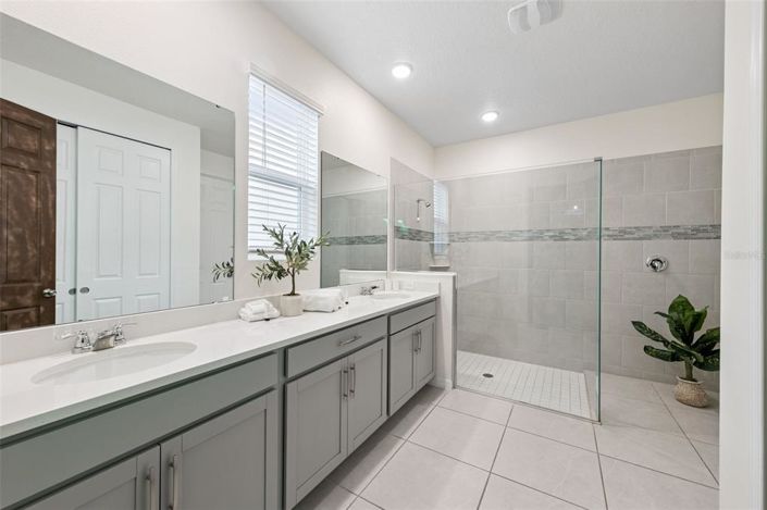 Image No.12-6 Bed House for sale