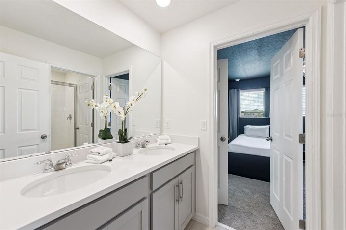 Image No.17-6 Bed House for sale