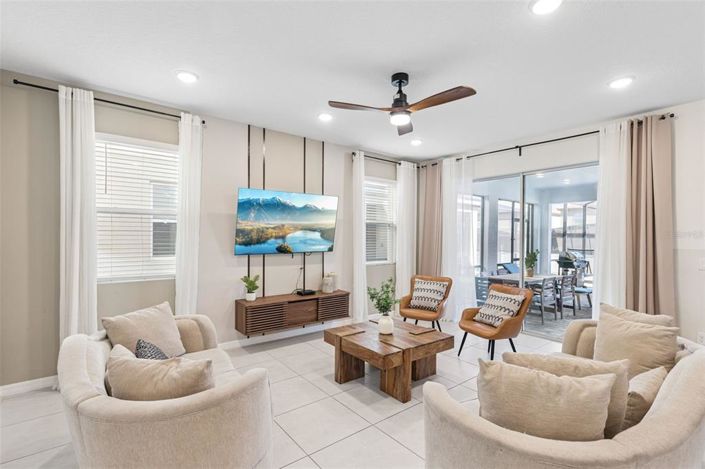 Image No.4-6 Bed House for sale