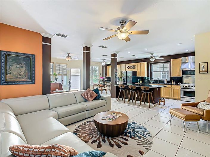 Image No.34-6 Bed House for sale