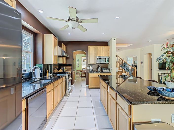 Image No.43-6 Bed House for sale