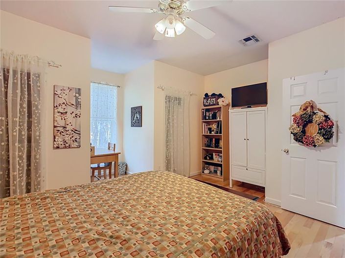 Image No.54-6 Bed House for sale