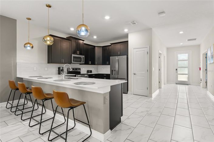 Image No.3-9 Bed House for sale