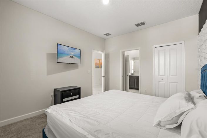 Image No.30-9 Bed House for sale