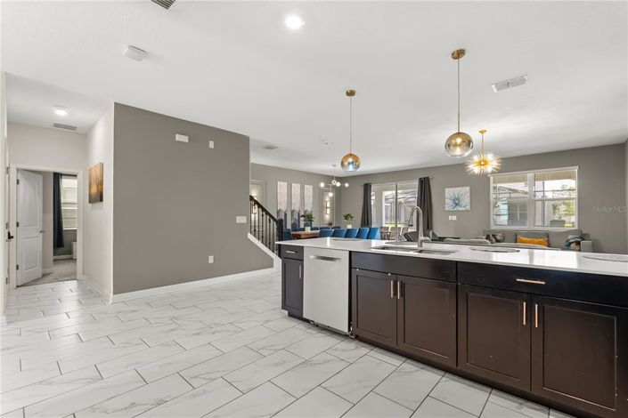 Image No.4-9 Bed House for sale