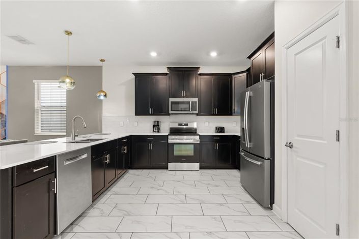 Image No.5-9 Bed House for sale