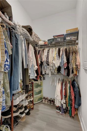 Image No.15-4 Bed House for sale