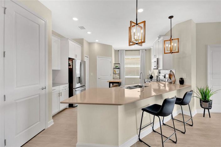 Image No.8-4 Bed House for sale