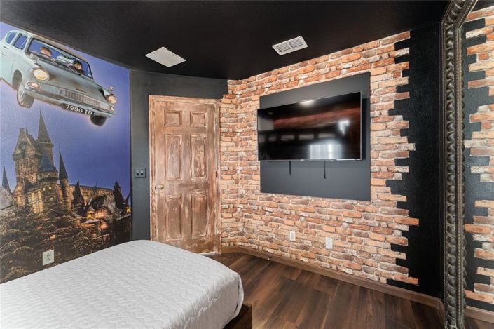 Image No.17-4 Bed House for sale