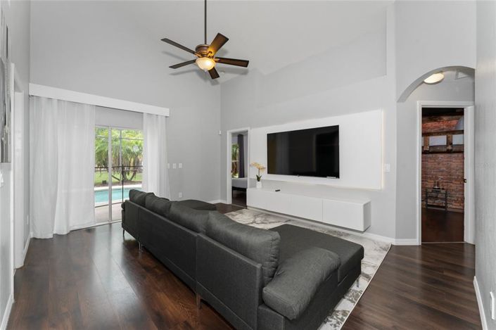 Image No.7-4 Bed House for sale