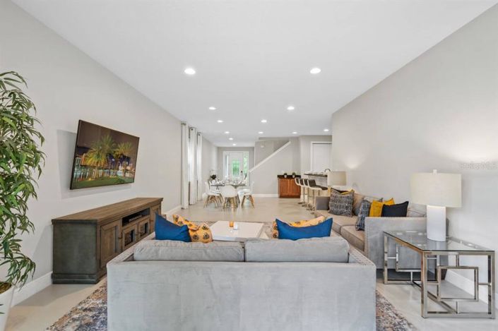 Image No.2-6 Bed House for sale