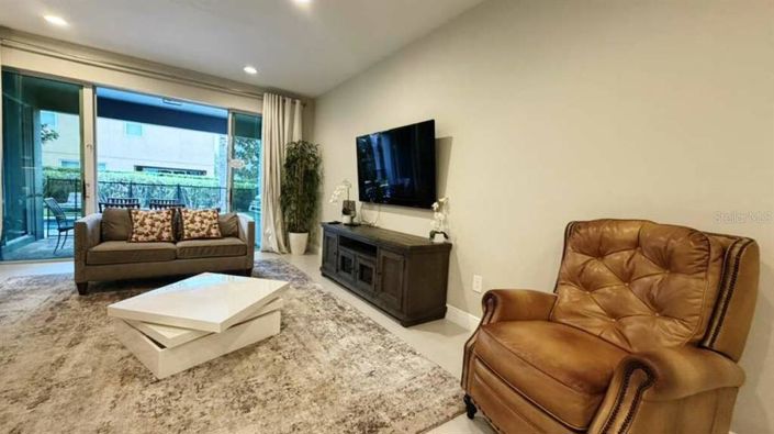 Image No.4-6 Bed House for sale