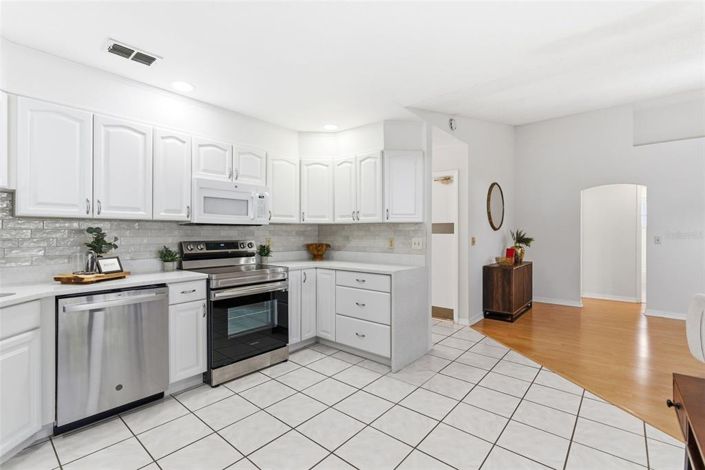 Image No.16-3 Bed House for sale