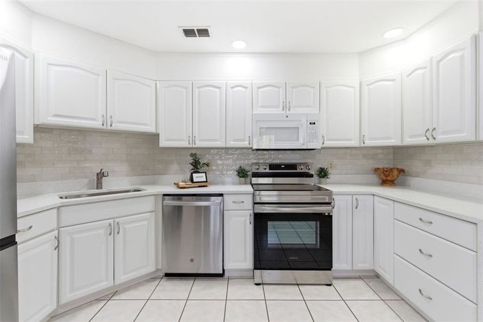 Image No.17-3 Bed House for sale