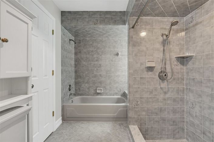 Image No.14-4 Bed House for sale