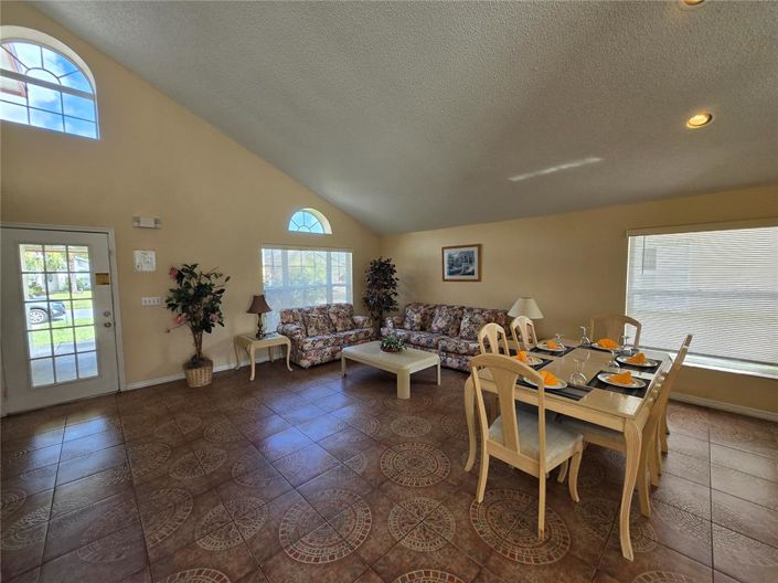 Image No.17-4 Bed House for sale