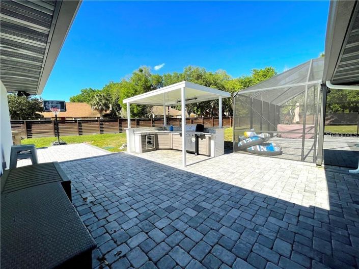 Image No.6-5 Bed House for sale