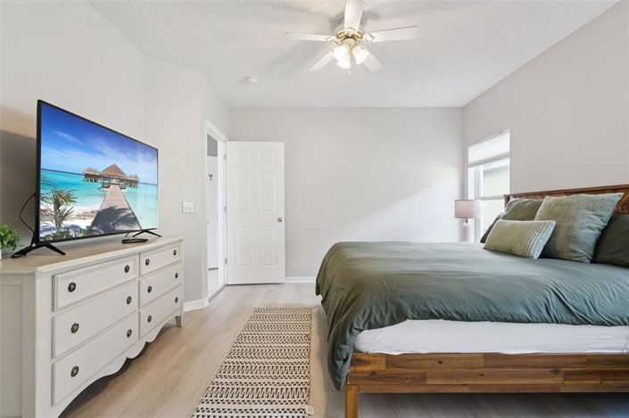 Image No.41-6 Bed House for sale