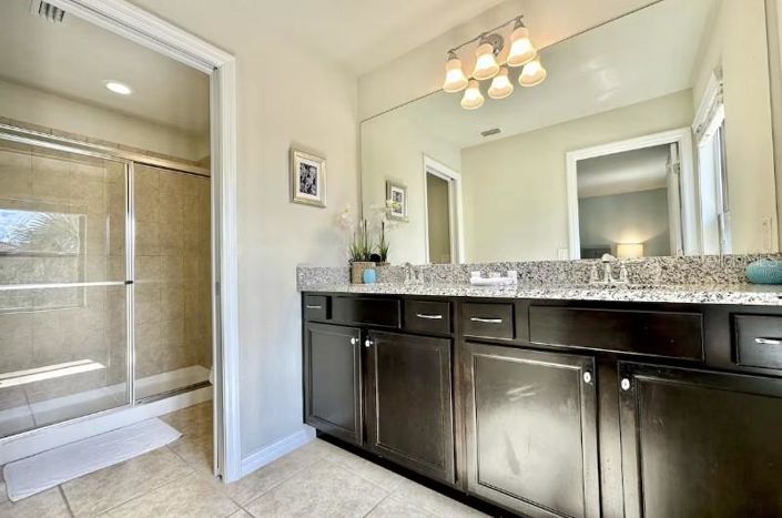 Image No.39-6 Bed House for sale