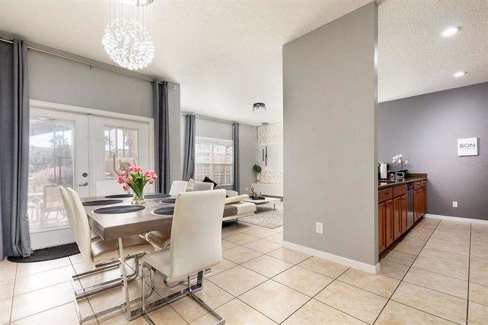 Image No.10-4 Bed Townhouse for sale