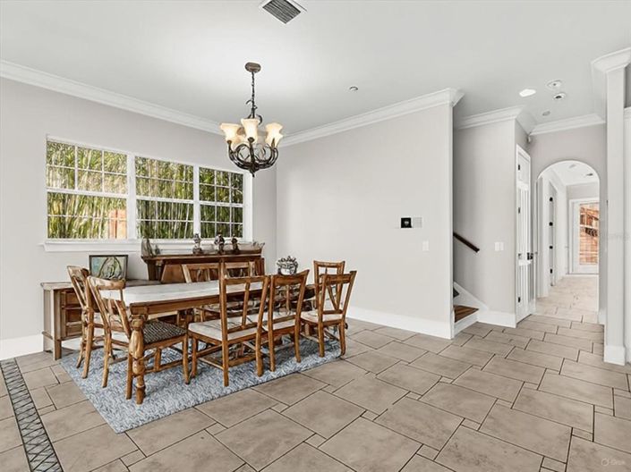 Image No.10-6 Bed House for sale