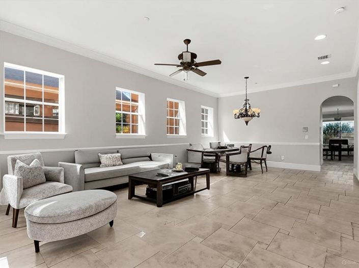 Image No.15-6 Bed House for sale