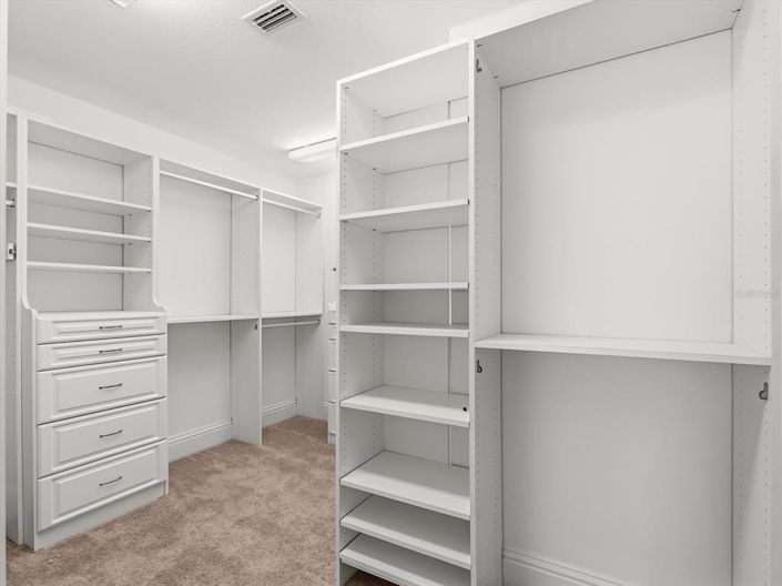 Image No.24-6 Bed House for sale