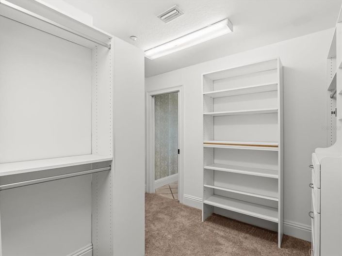 Image No.25-6 Bed House for sale